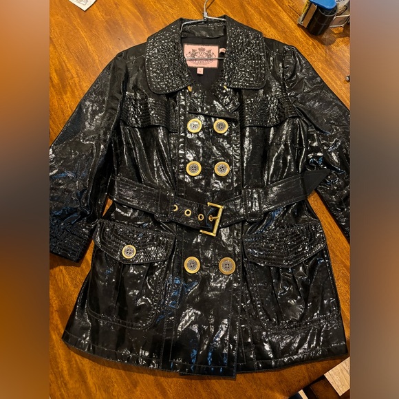 2008 “JUICY COUTURE” faux patent-leather belted trench jacket! Size Small! - Picture 4 of 8